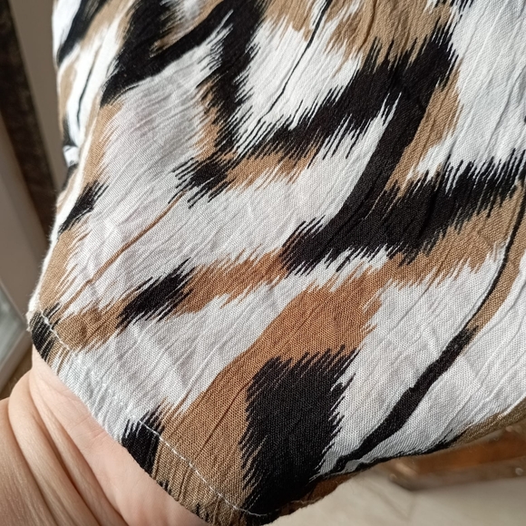 Summer Geometric Top - Picture 6 of 9